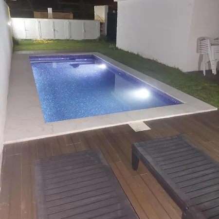 Ferienhaus 2 Steps From Lisbon Aroeira (Setubal)